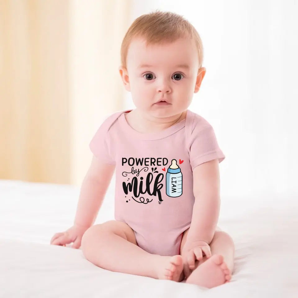 Powered By Milk - Combinaison pour bébé personnalisée en famille