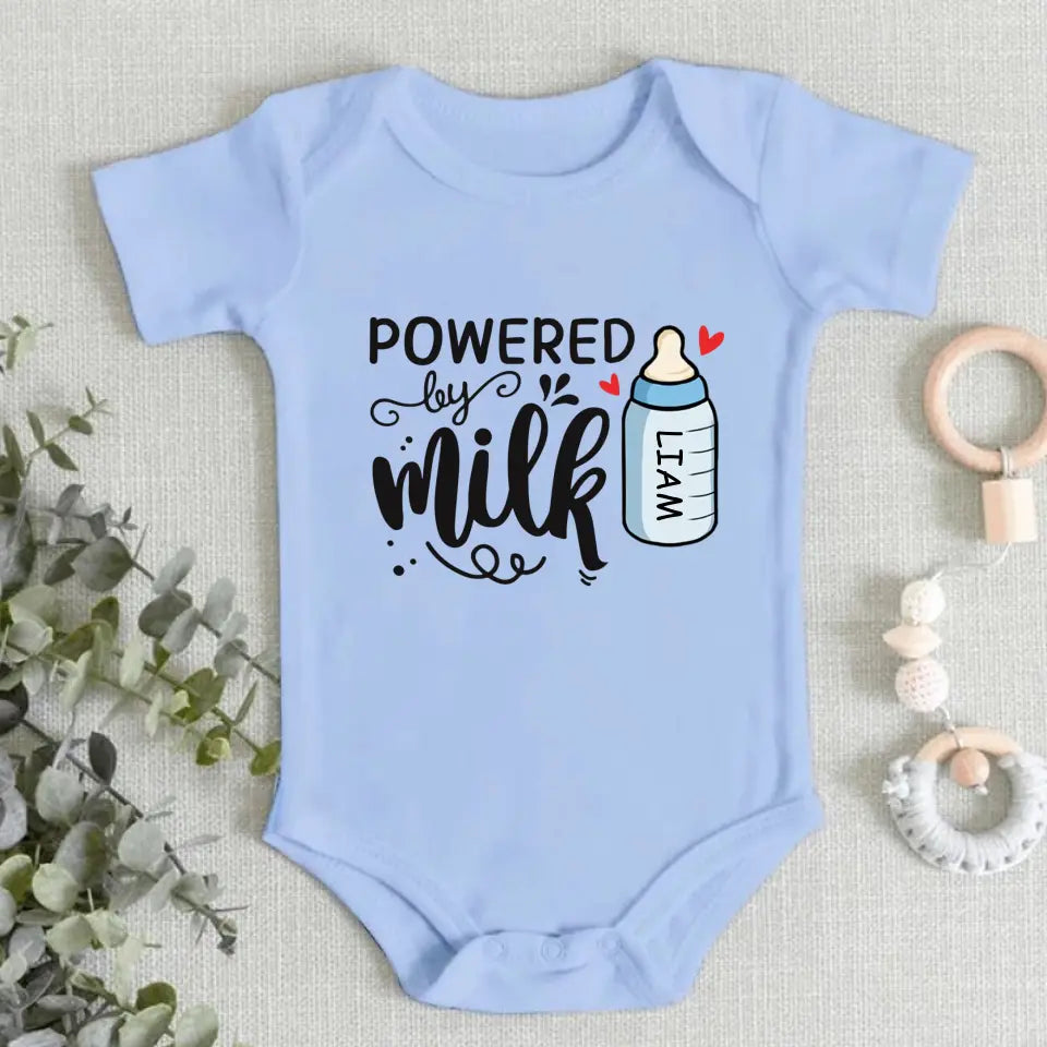 Powered By Milk - Combinaison pour bébé personnalisée en famille