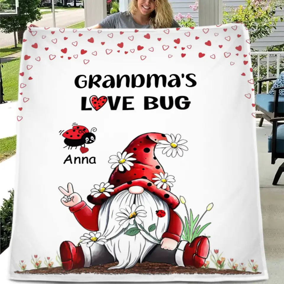 Grandma's Love Bugs Gnome – Couverture personnalisée avec mains d'argent et chapeau rouge