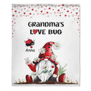 Grandma's Love Bugs Gnome – Couverture personnalisée avec mains d'argent et chapeau rouge