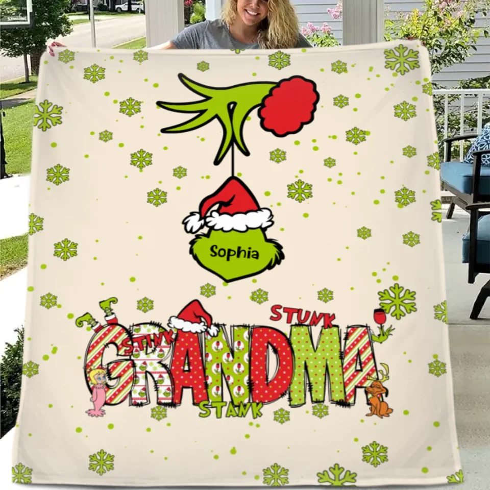 Family Christmas Blanket With Customizable Nicknames - Cozy Christmas Blanket Personalized with Nicknames and Family Names - A Gift For Family