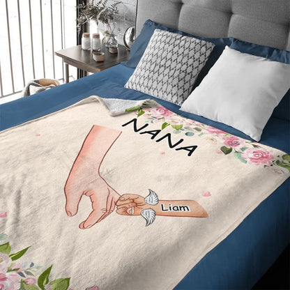 Grandma Hold Grandkids' Hands - Personalized Blanket