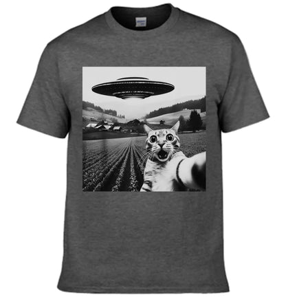 Cat and UFO Funny Selfie Pattern Clothes - A Gift For Friend,Family,Colleagues,Fellow Student,Roommates