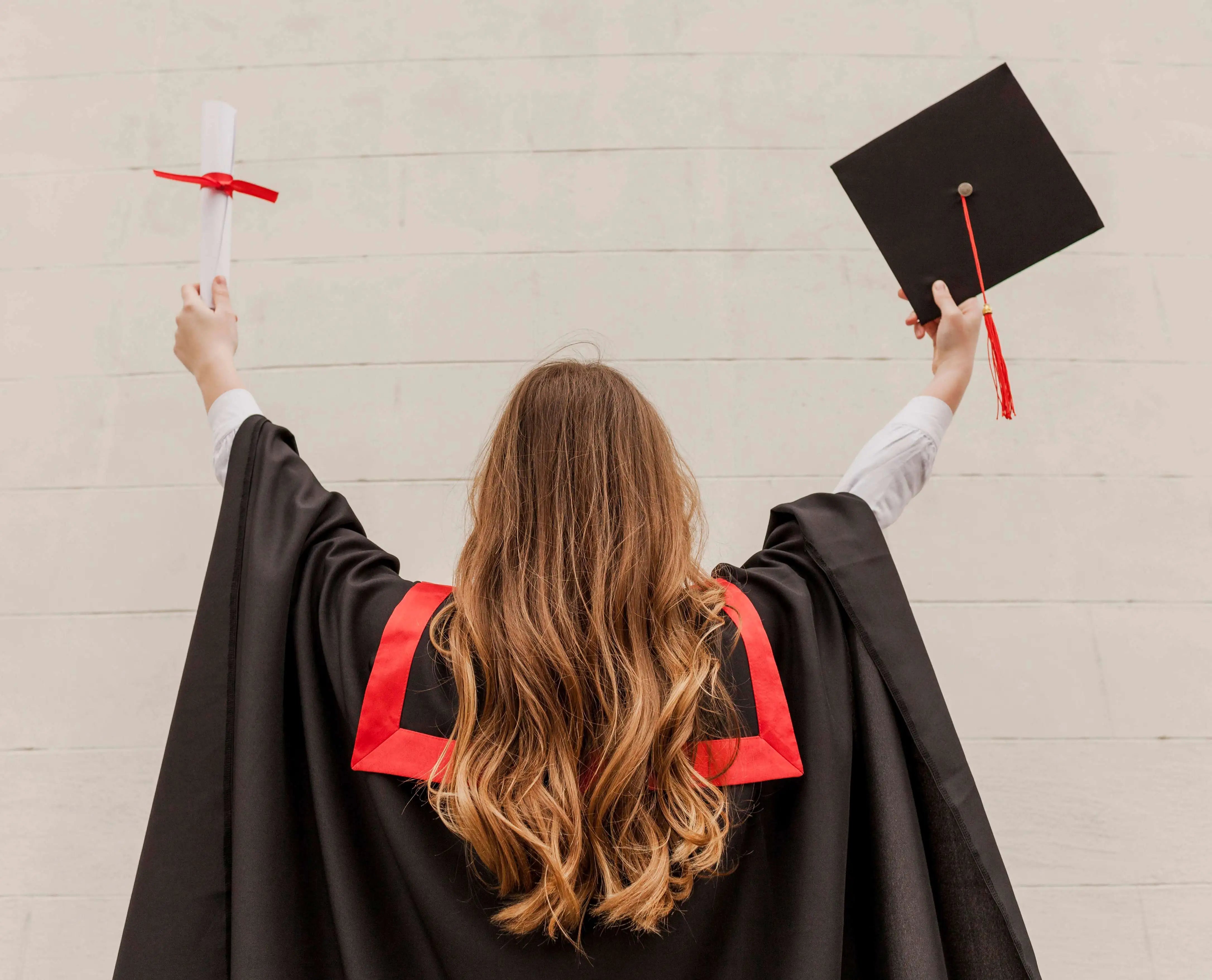 front-view-graduated-girl-with-back-_1