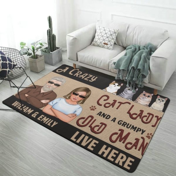 A Crazy Cat Lady &amp; A Grumpy Old Man Live Here - Chat Personnalisé Tapis Décoratif Personnalisé - Cadeau Pour Les Couples, Les Propriétaires D'Animaux, Les Amoureux Des Animaux